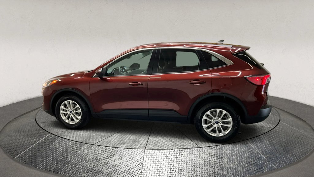 Used 2021 Ford Escape SE image 4