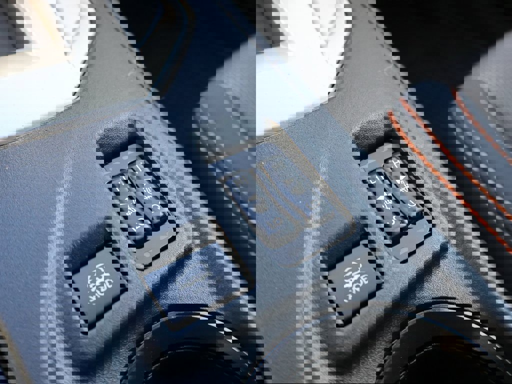 Used 2023 Subaru Crosstrek 2.0i Premium image 39