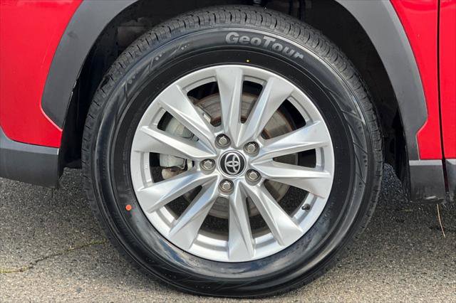 Certified 2022 Toyota Corolla Cross LE FWD image 31