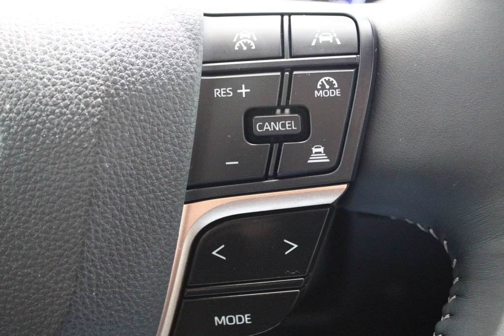 Certified 2025 Toyota Crown Signia AWD/4WD image 32