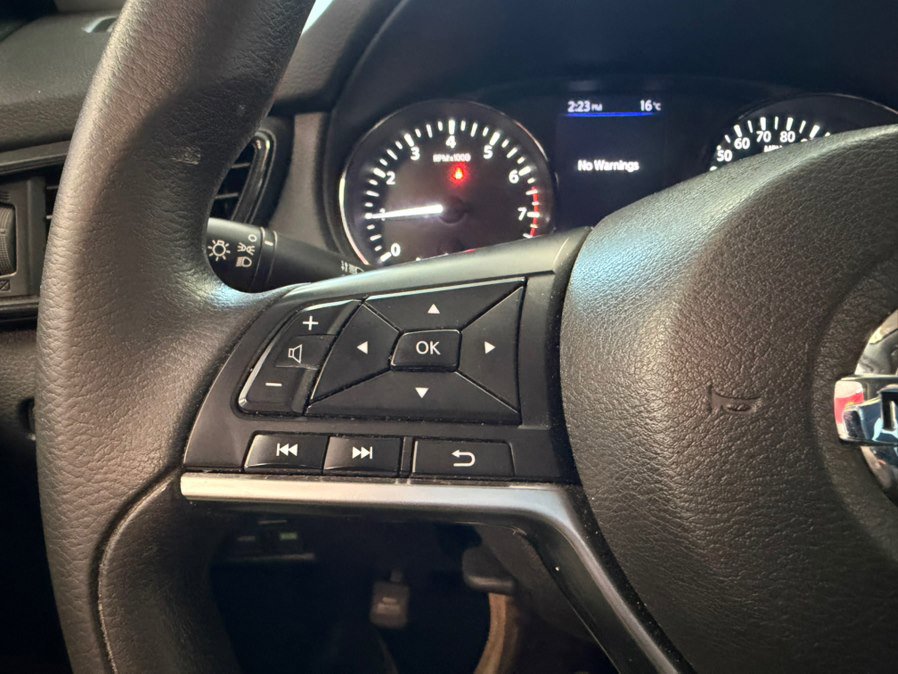 Used 2018 Nissan Rogue S image 39