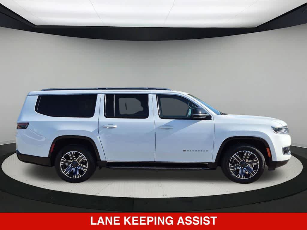 Used 2024 Jeep Wagoneer L Series II RWD image 8
