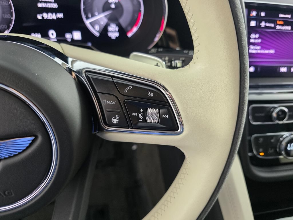 Used 2022 Bentley Bentayga AWD/4WD image 20