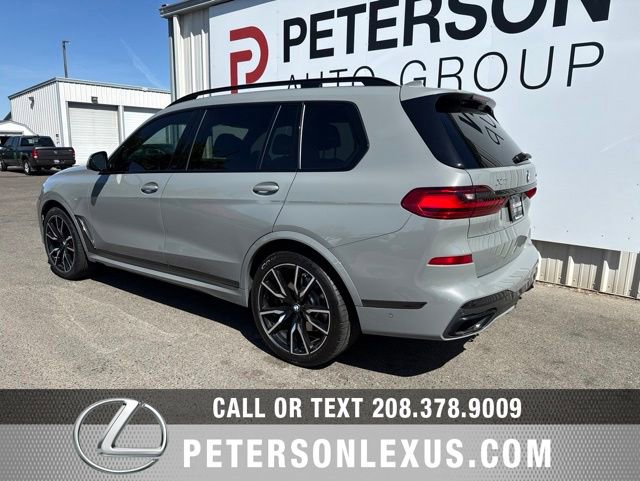 Used 2021 BMW X7 xDrive40i w/ M Sport Package AWD/4WD image 6