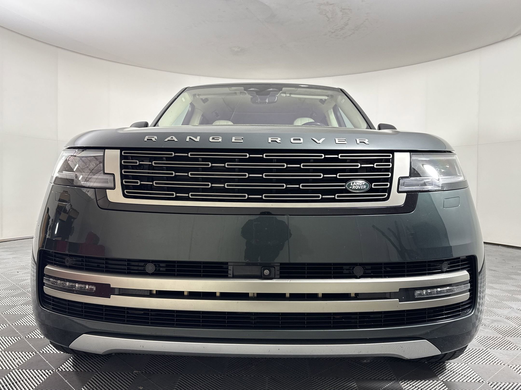 Used 2023 Land Rover Range Rover SE image 6
