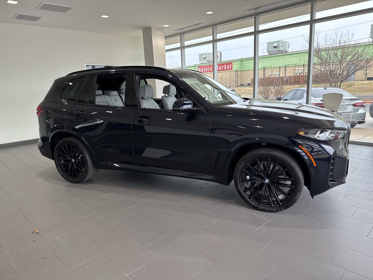 New 2026 BMW X5 xDrive40i w/ M Sport Package
