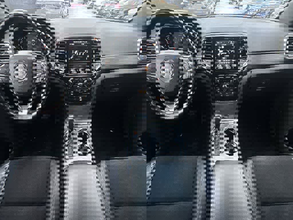 Used 2021 Jeep Grand Cherokee Laredo X AWD/4WD image 24