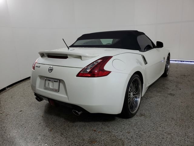 Used 2018 Nissan 370Z Roadster image 5