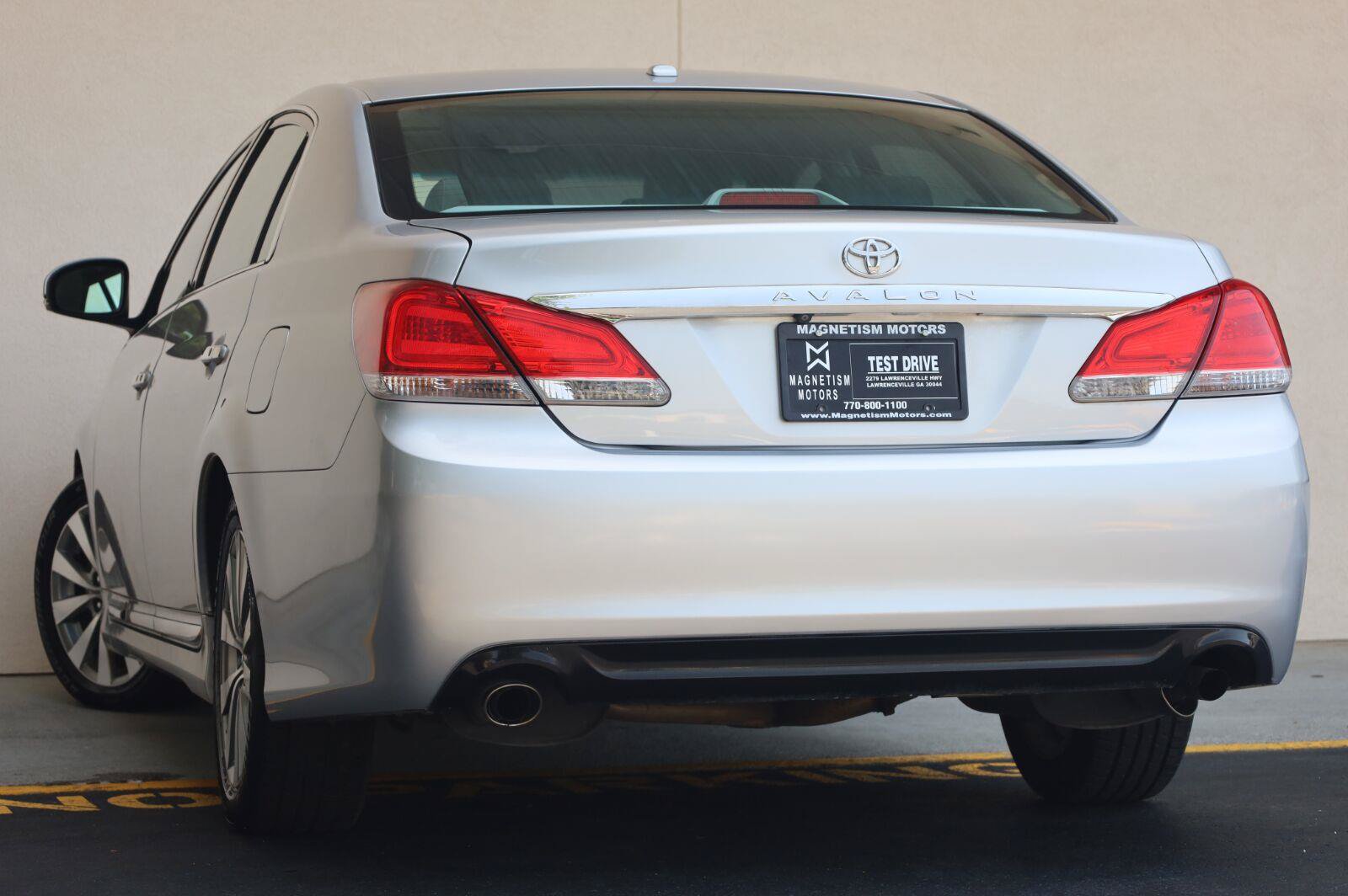 Used 2011 Toyota Avalon Limited FWD image 8