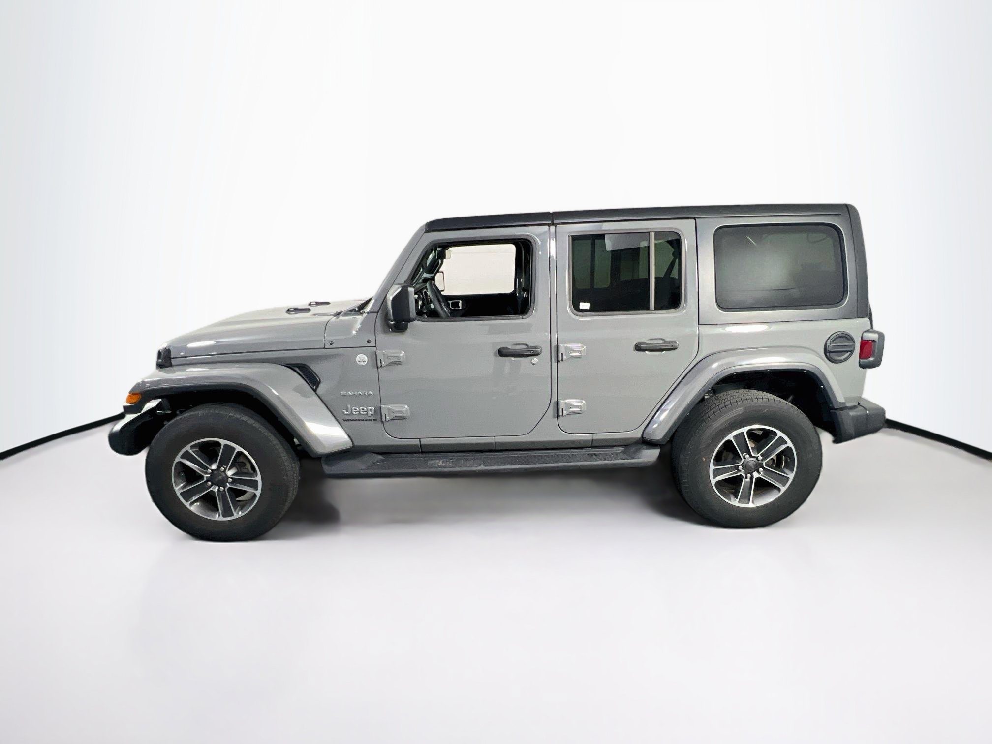 Used 2023 Jeep Wrangler Unlimited Sahara w/ Cold Weather Group AWD/4WD image 8