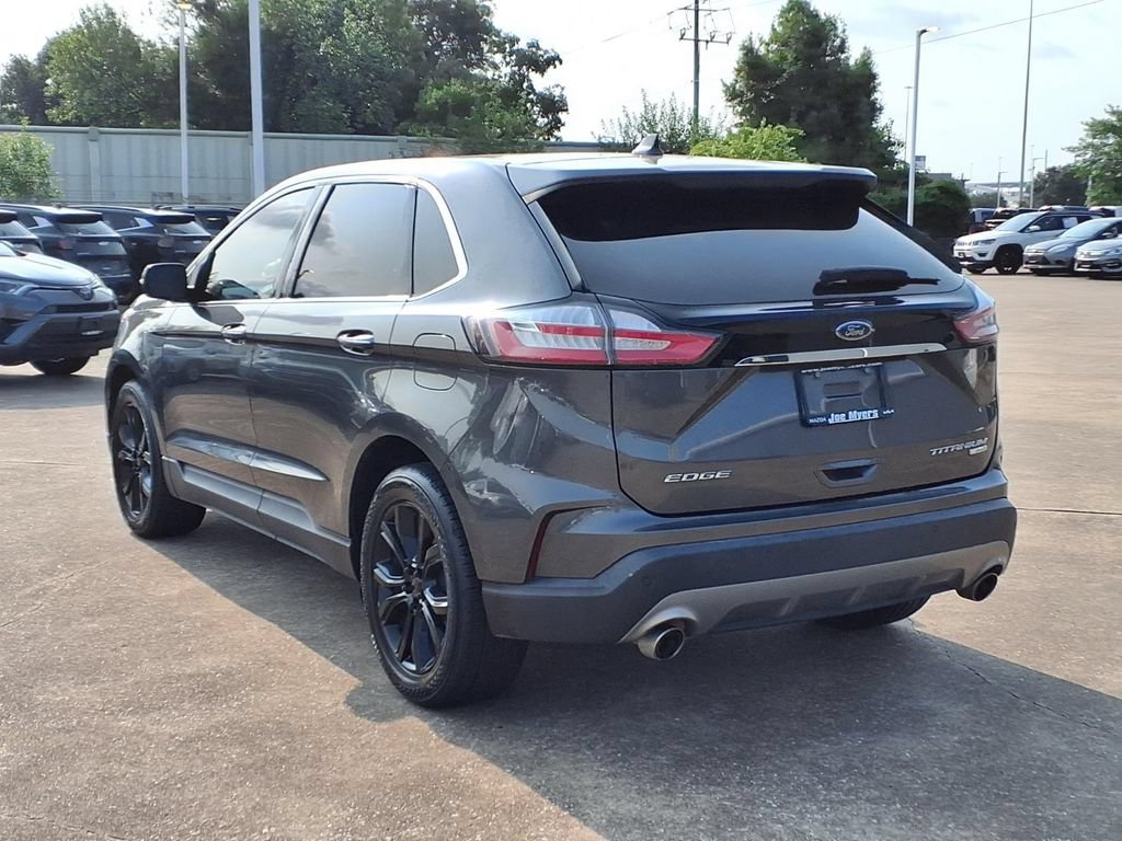 Used 2019 Ford Edge Titanium FWD image 2