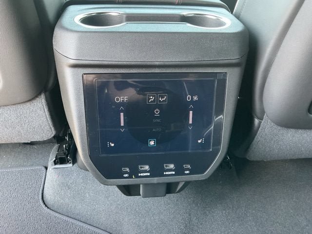 New 2026 GMC Yukon AT4 Ultimate AWD/4WD image 14
