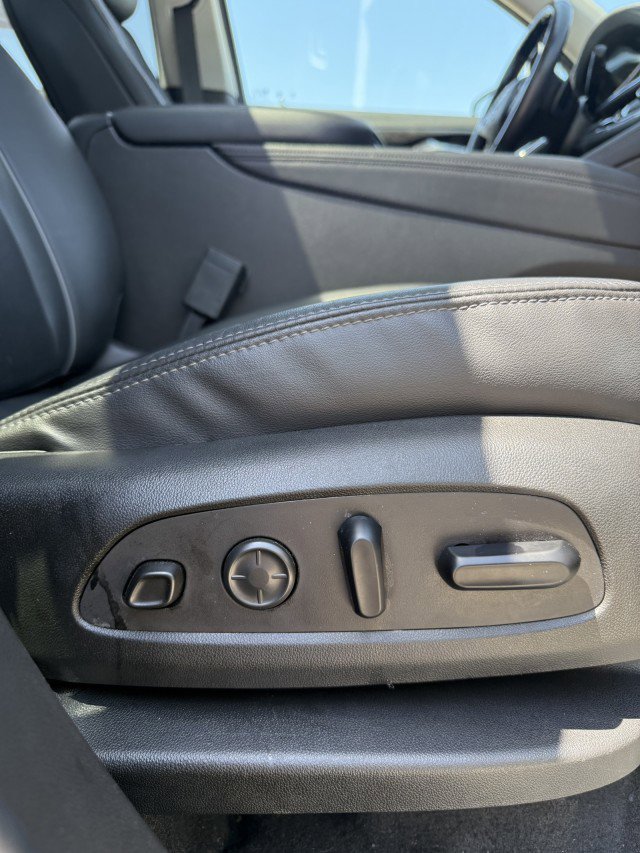 Used 2021 Buick Enclave Avenir w/ Avenir Technology Package image 30