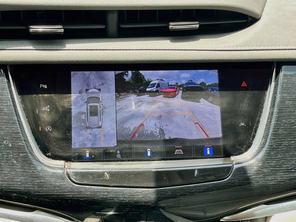 Used 2025 Cadillac XT6 Premium Luxury w/ Technology Package FWD image 14