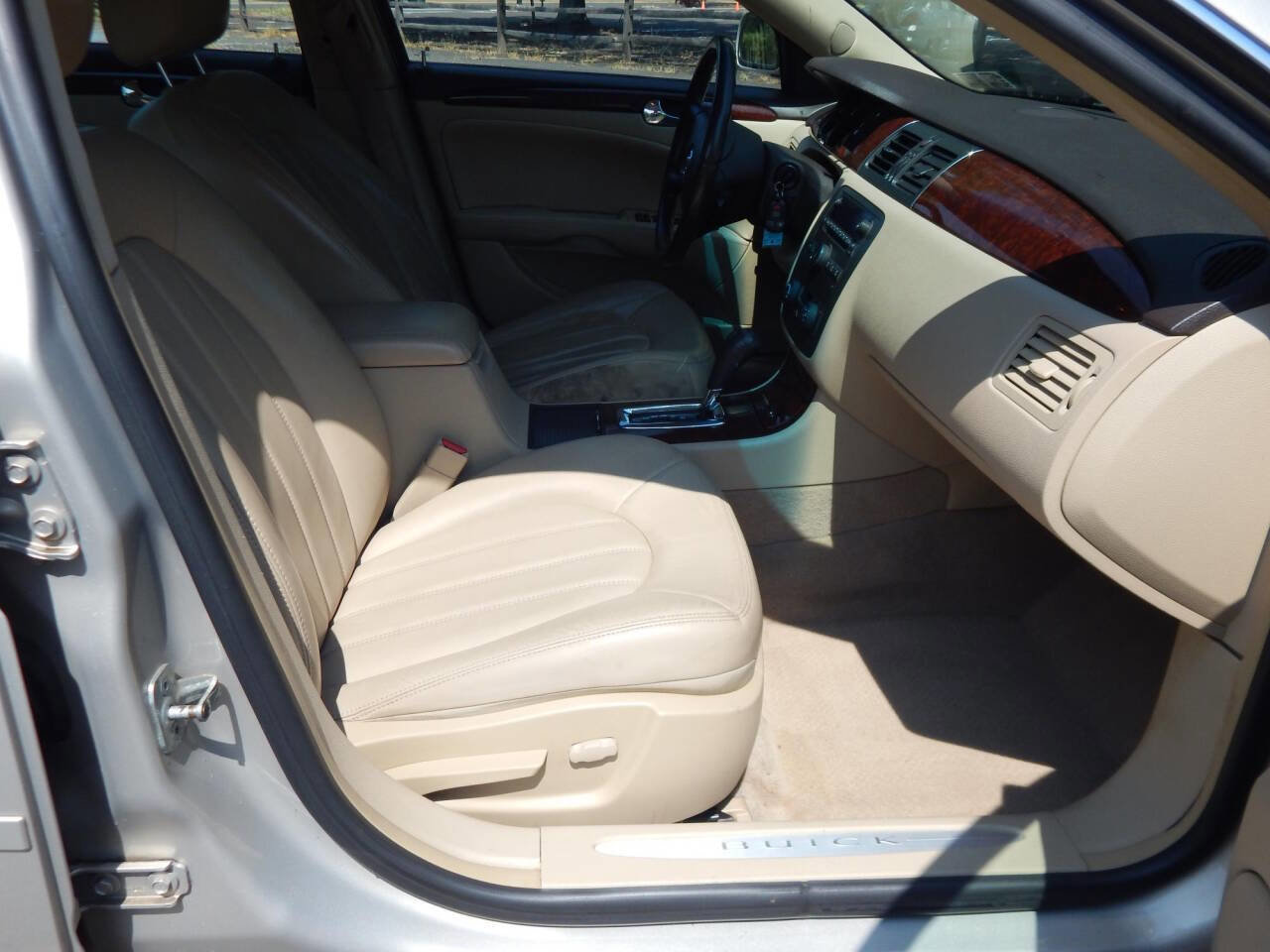 Used 2007 Buick Lucerne CXL FWD image 15