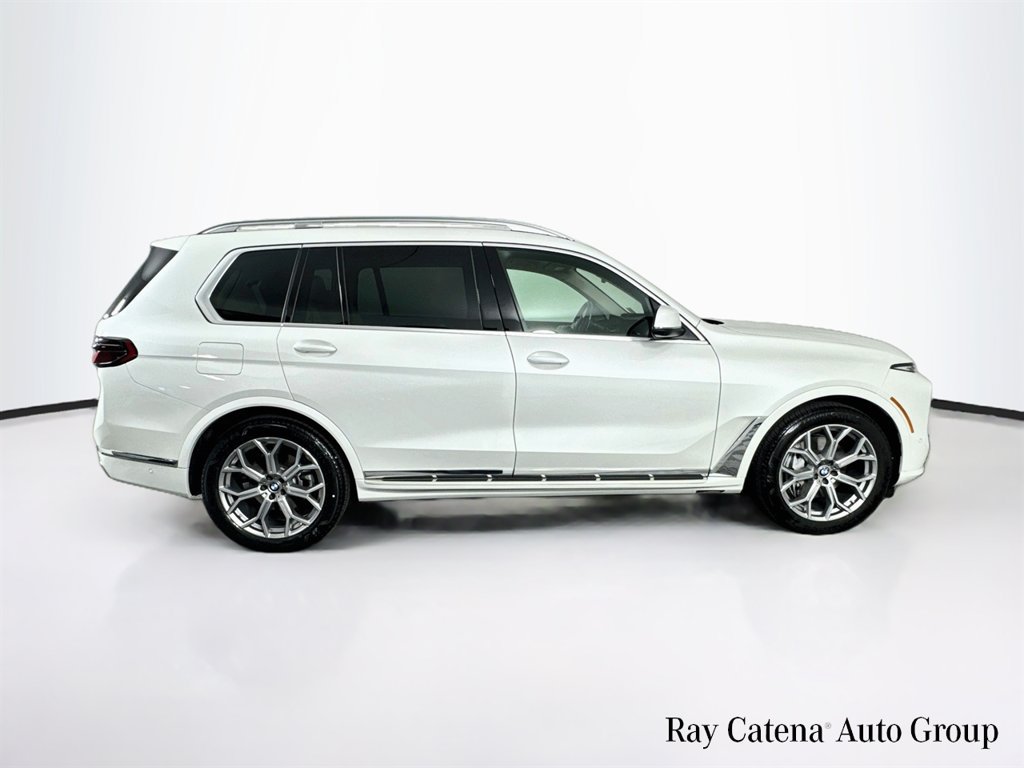 Used 2026 BMW X7 xDrive40i AWD/4WD image 8