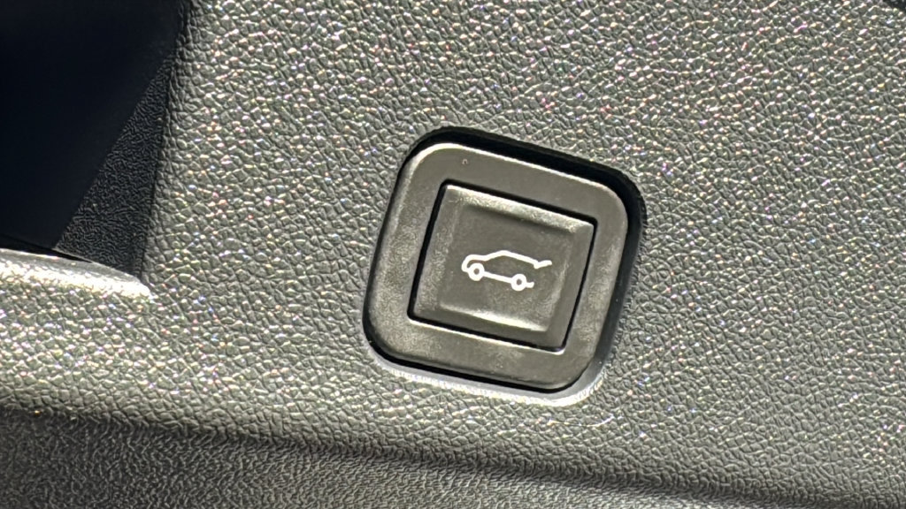 Used 2026 GMC Acadia Elevation FWD image 11