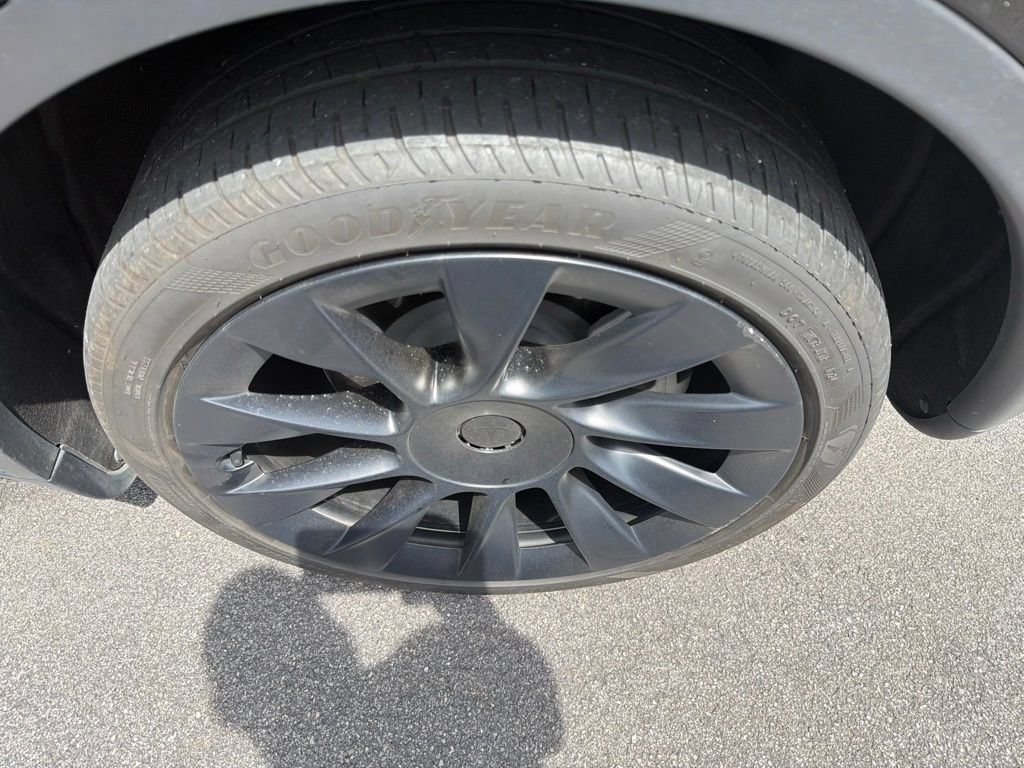 Used 2024 Tesla Model Y Long Range RWD image 21