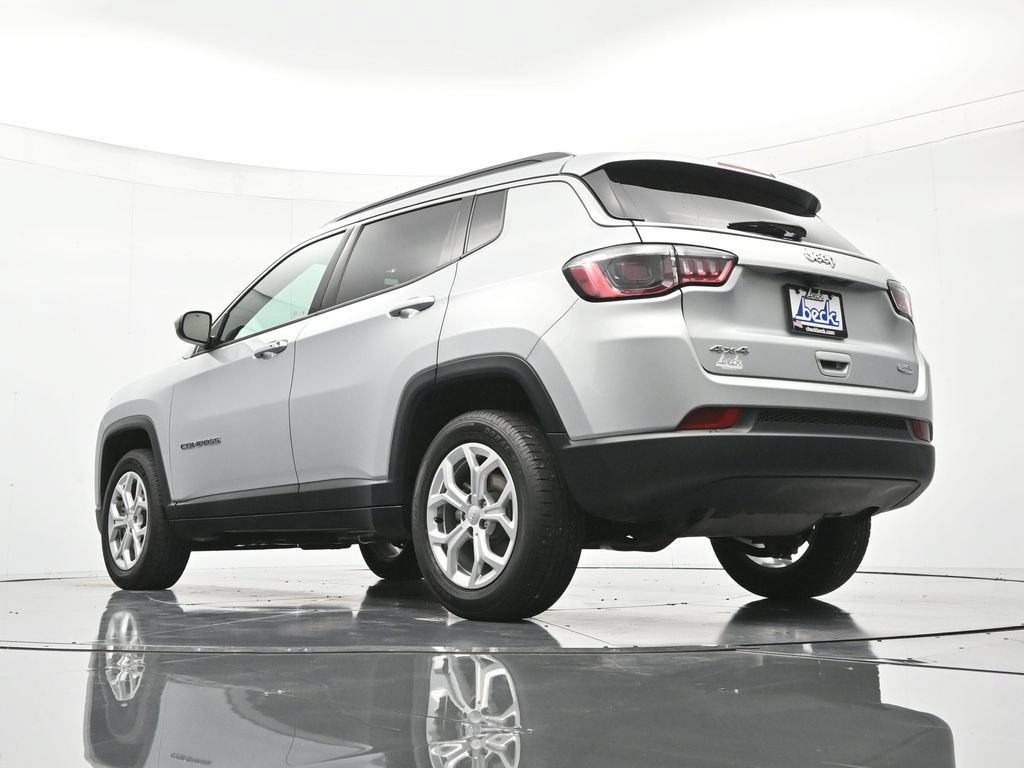 Used 2024 Jeep Compass Latitude AWD/4WD image 41