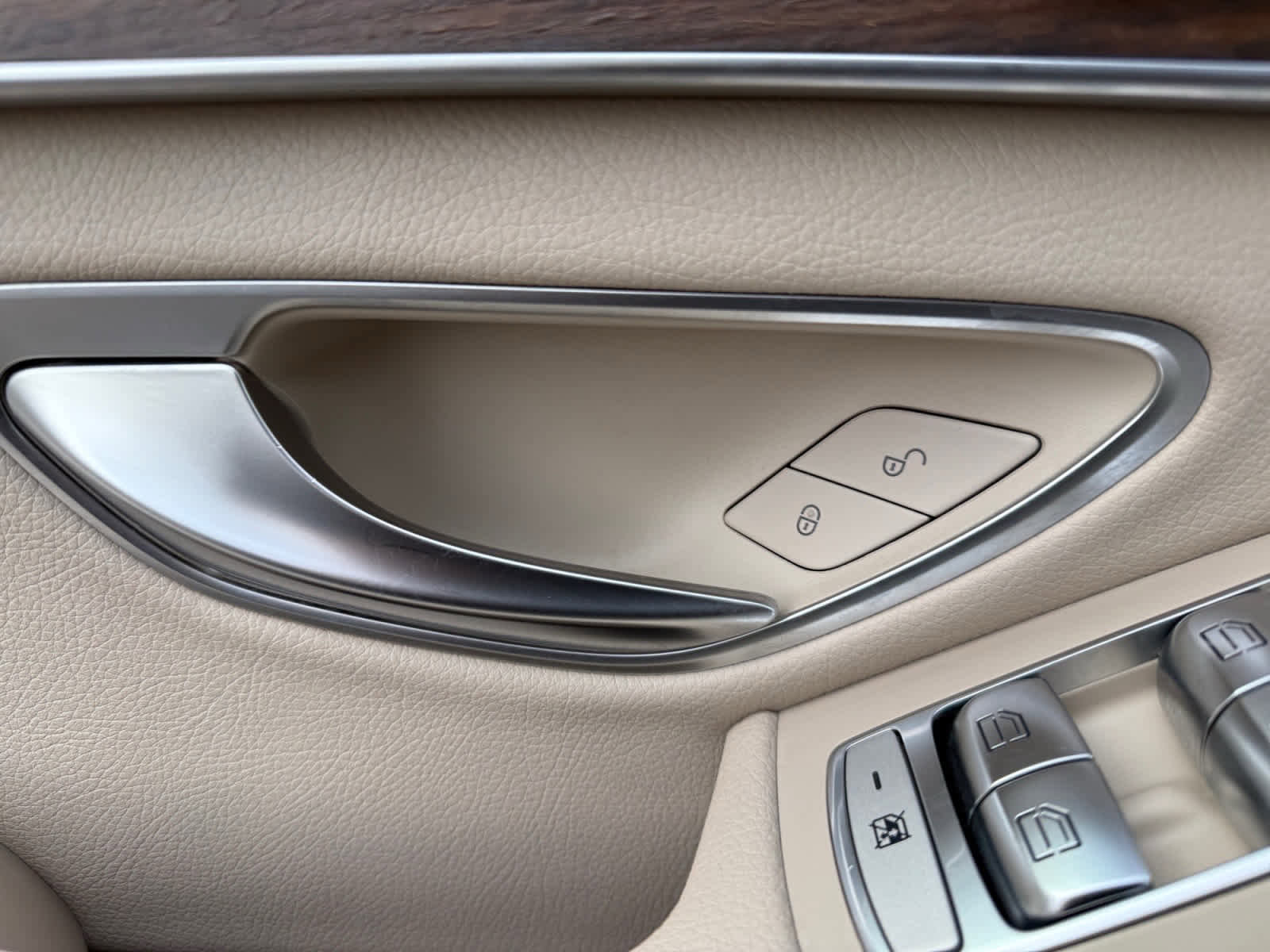 Certified 2020 Mercedes-Benz C 300 4MATIC Sedan image 24