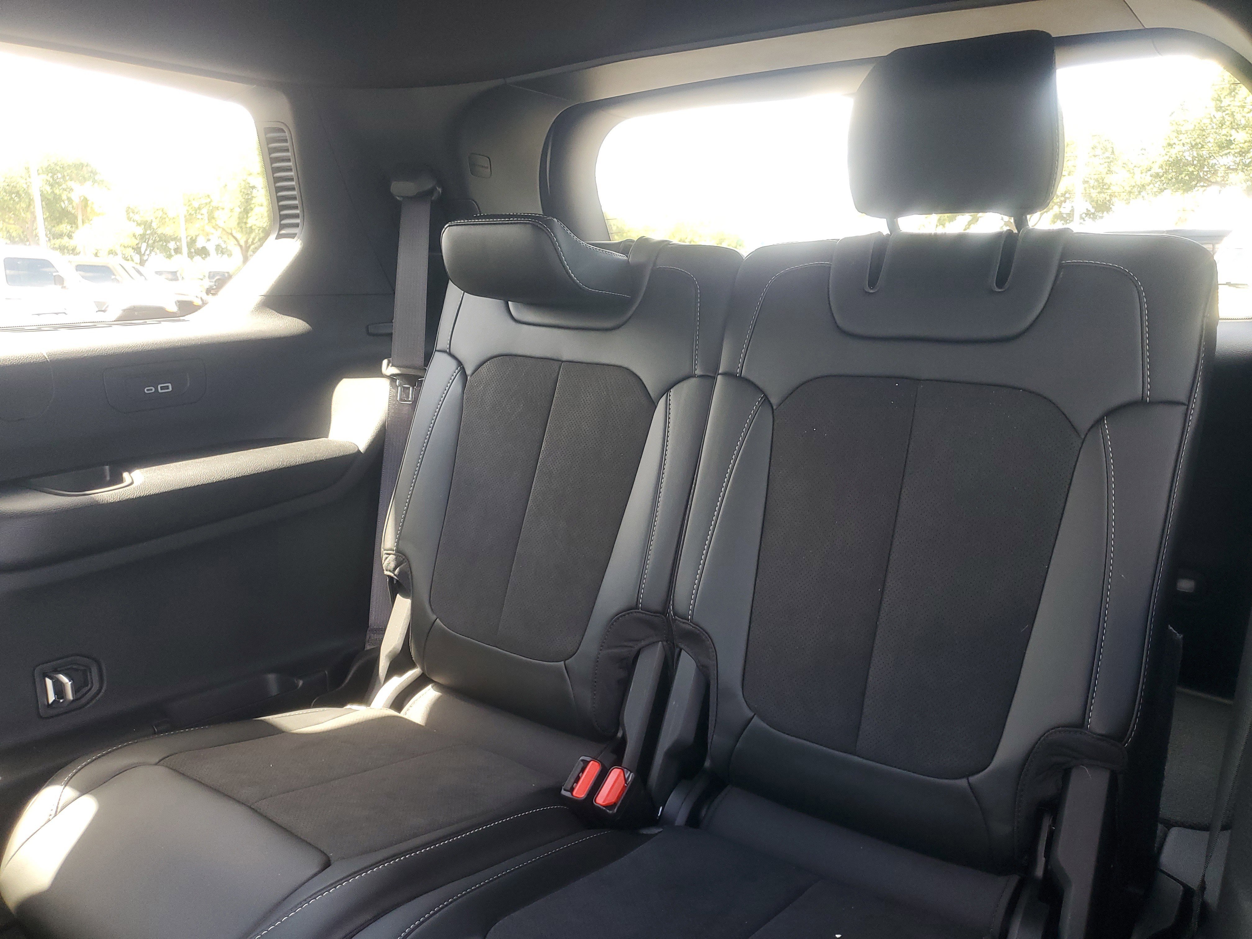 New 2026 Jeep Grand Cherokee L 2WD image 7