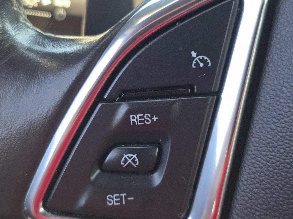Used 2023 Chevrolet Camaro LT RWD image 9