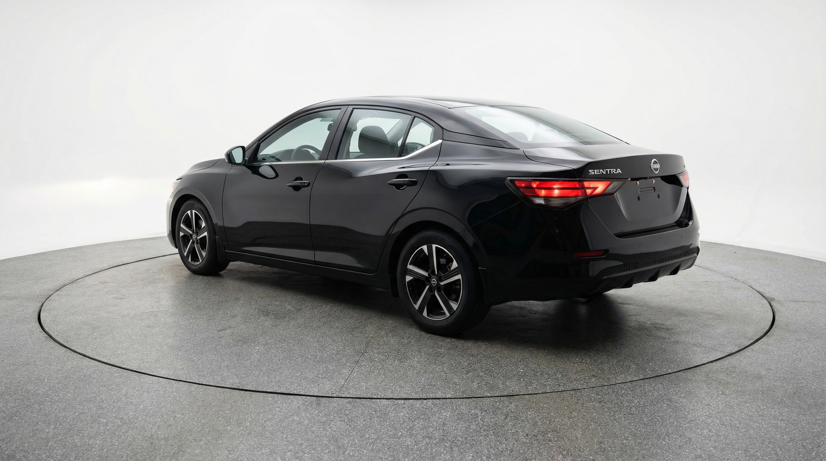 Used 2025 Nissan Sentra SV image 6