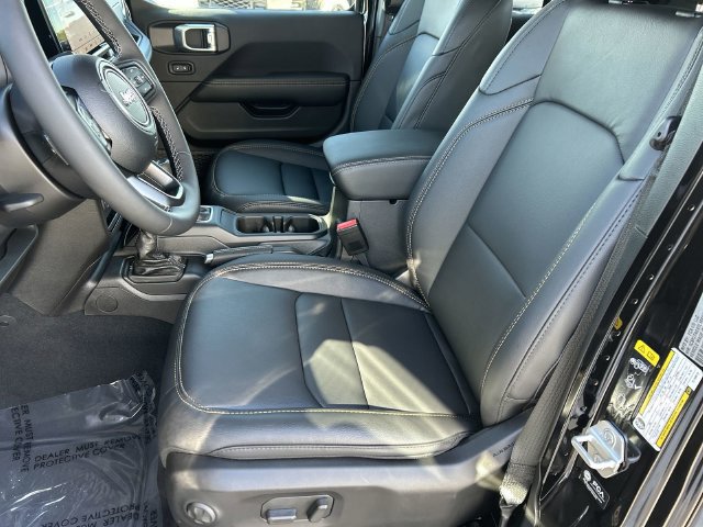 New 2026 Jeep Gladiator Sport AWD/4WD image 16