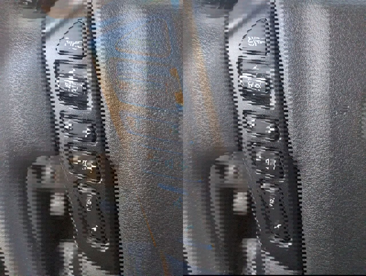 Certified 2024 Nissan Frontier SV image 33