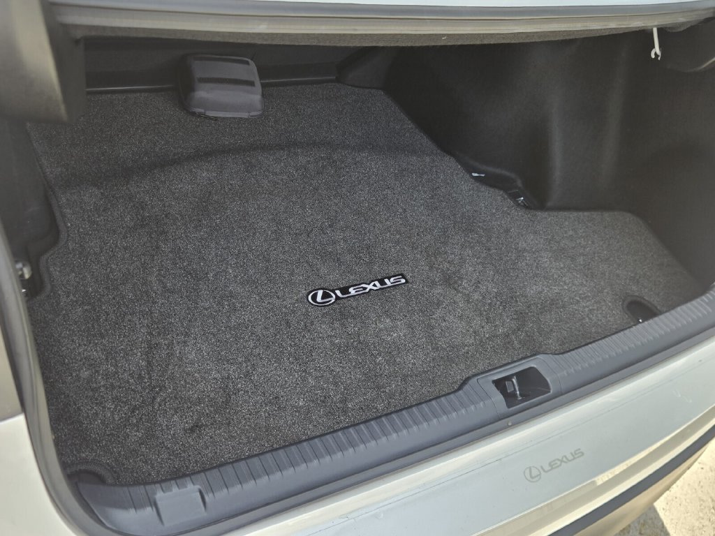 Used 2024 Lexus IS 300 w/ Comfort Package RWD image 15