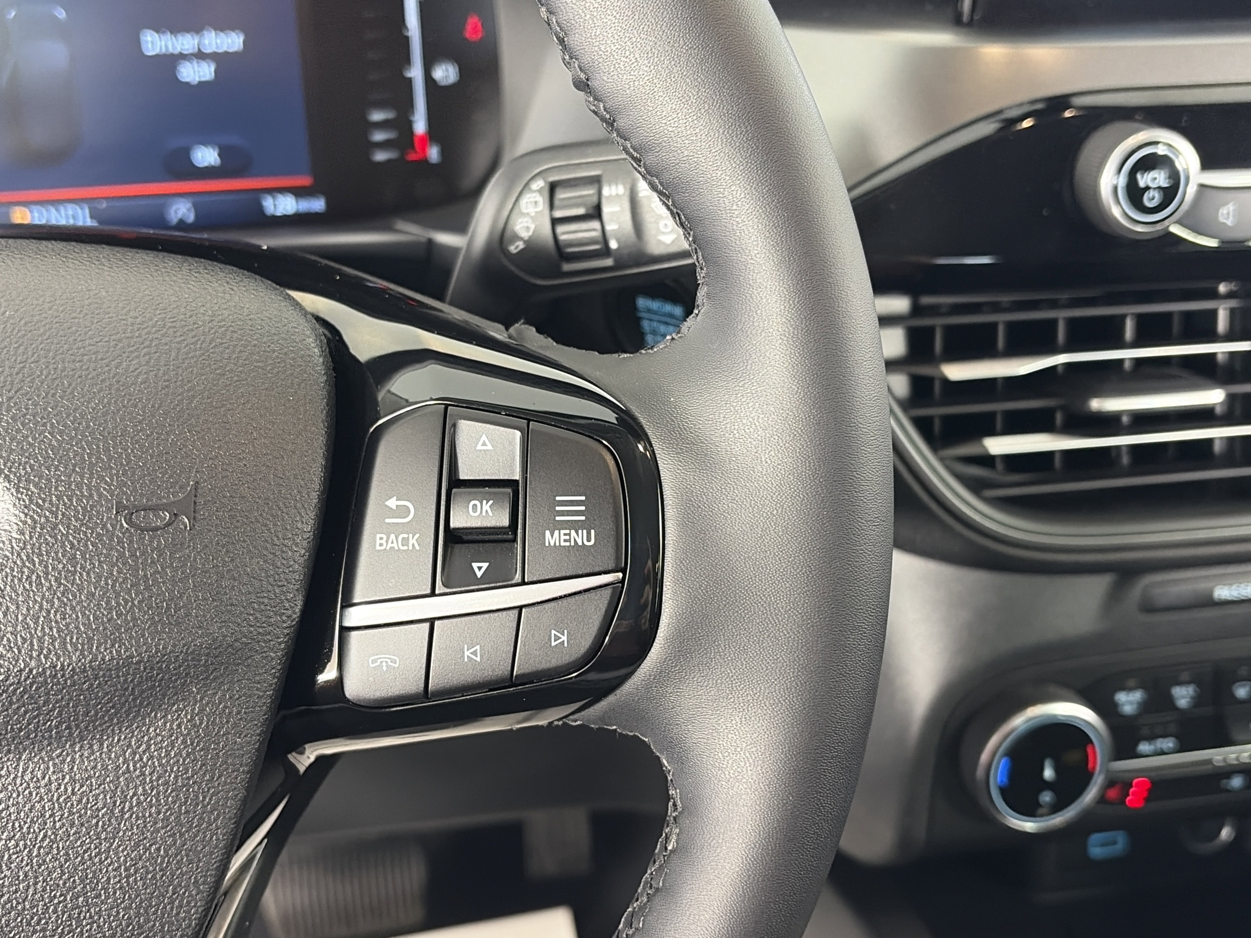 Used 2023 Ford Escape Active image 31