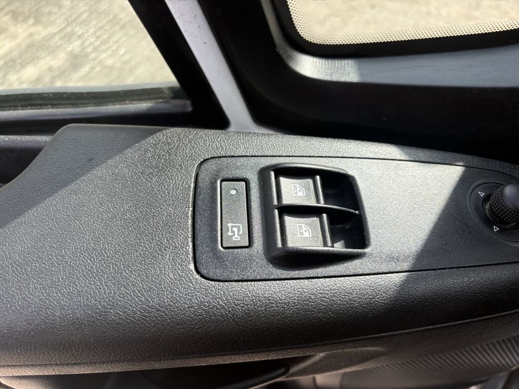 Used 2023 RAM ProMaster 2500 FWD image 12