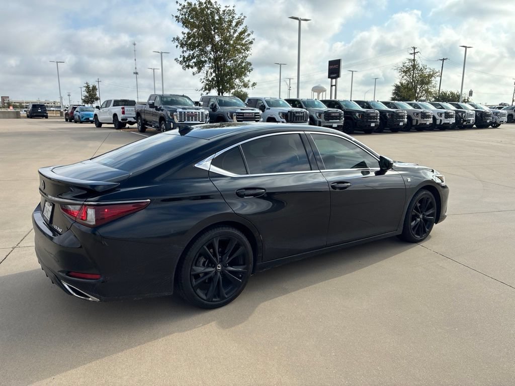 Used 2022 Lexus ES 350 F Sport w/ Accessory Package 2 FWD image 4