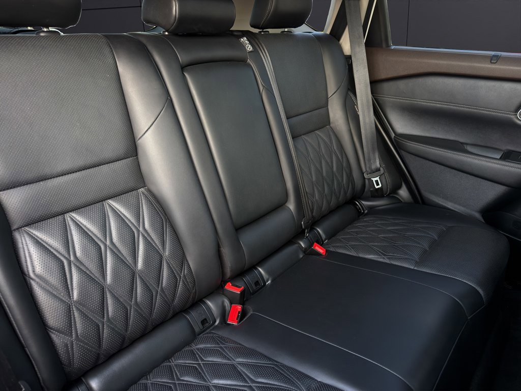 Used 2023 Nissan Rogue Platinum w/ Platinum Premium Package FWD image 20