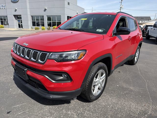 Used 2024 Jeep Compass Latitude AWD/4WD image 9