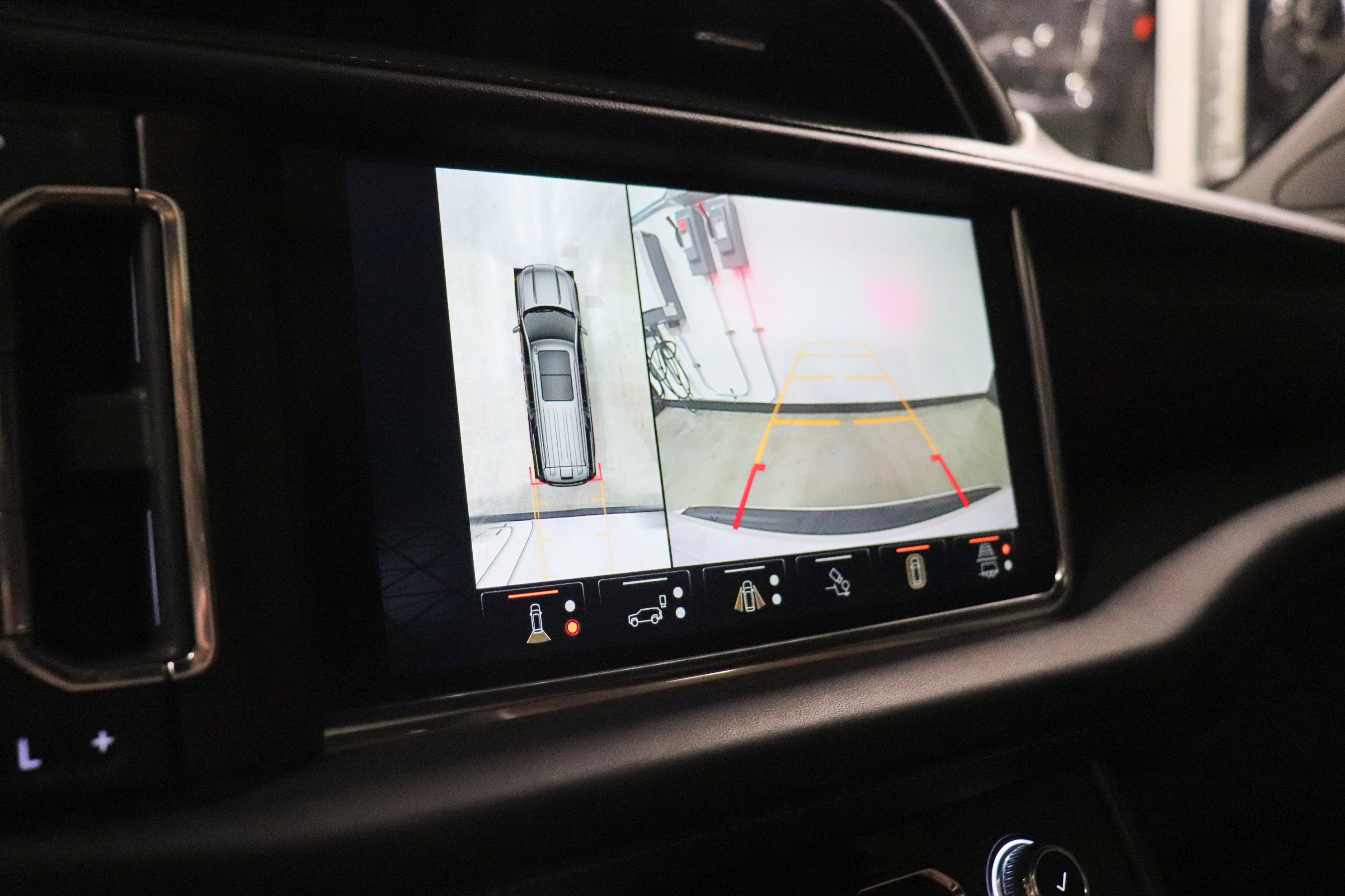 Used 2023 GMC Yukon Denali Ultimate image 43