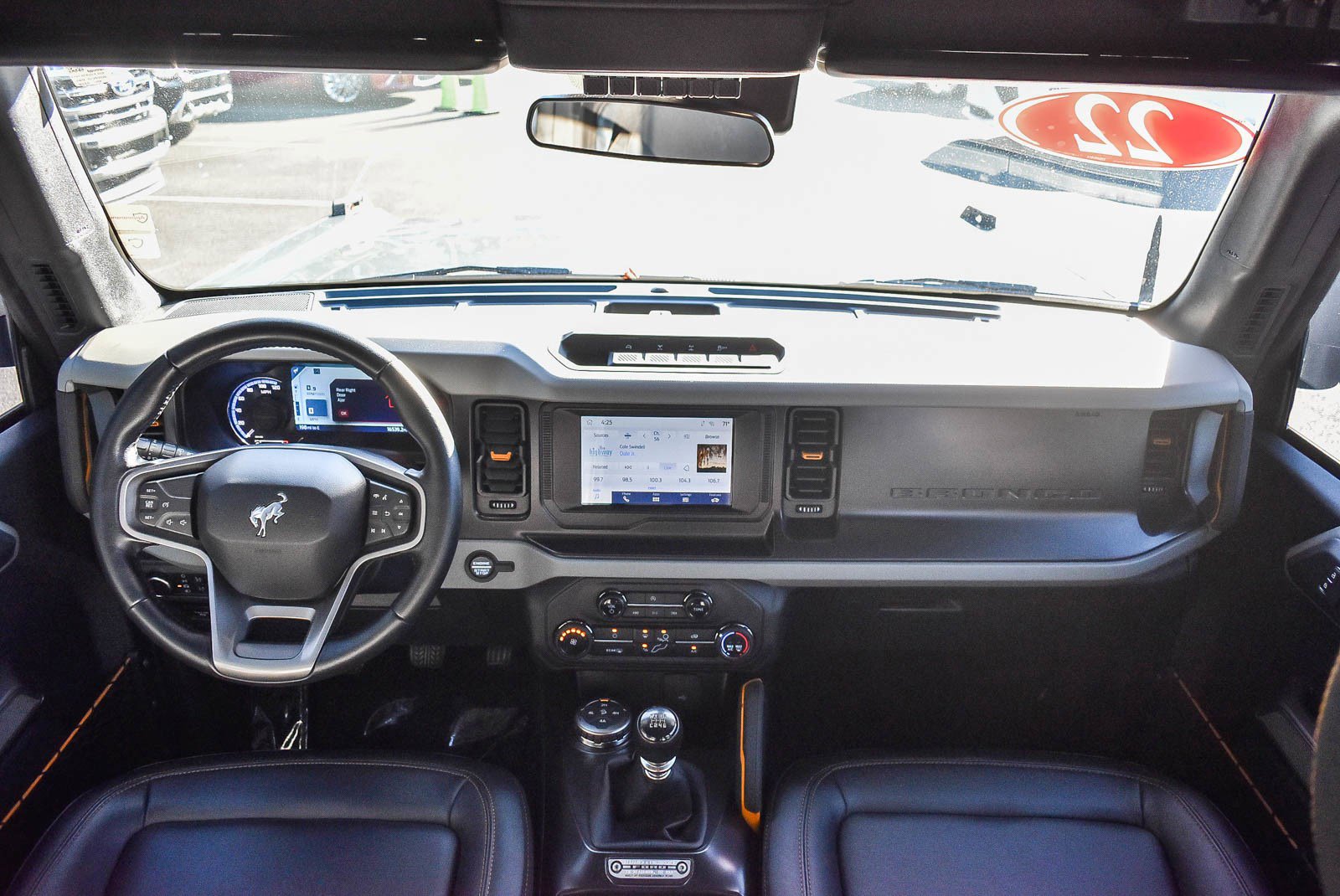 Used 2022 Ford Bronco Badlands image 13