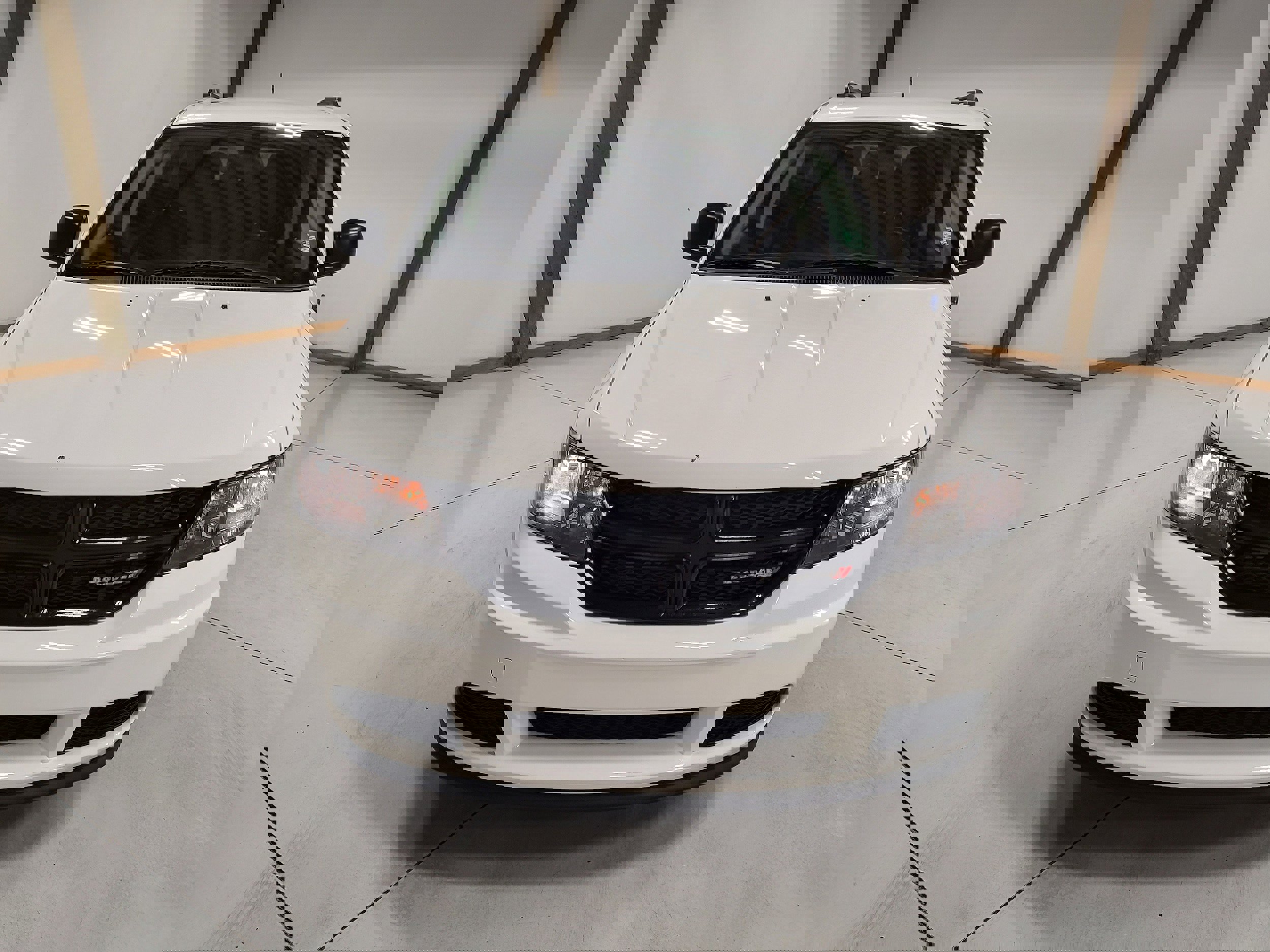 Used 2020 Dodge Journey SE w/ SE Popular Equipment Group image 3