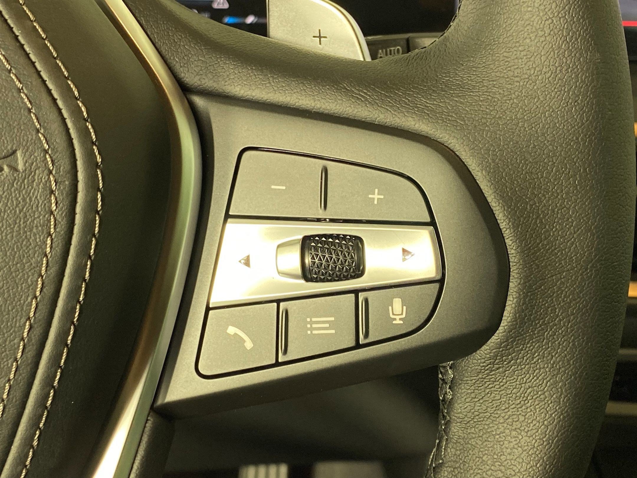 Used 2026 BMW X5 sDrive40i w/ Premium Package image 27