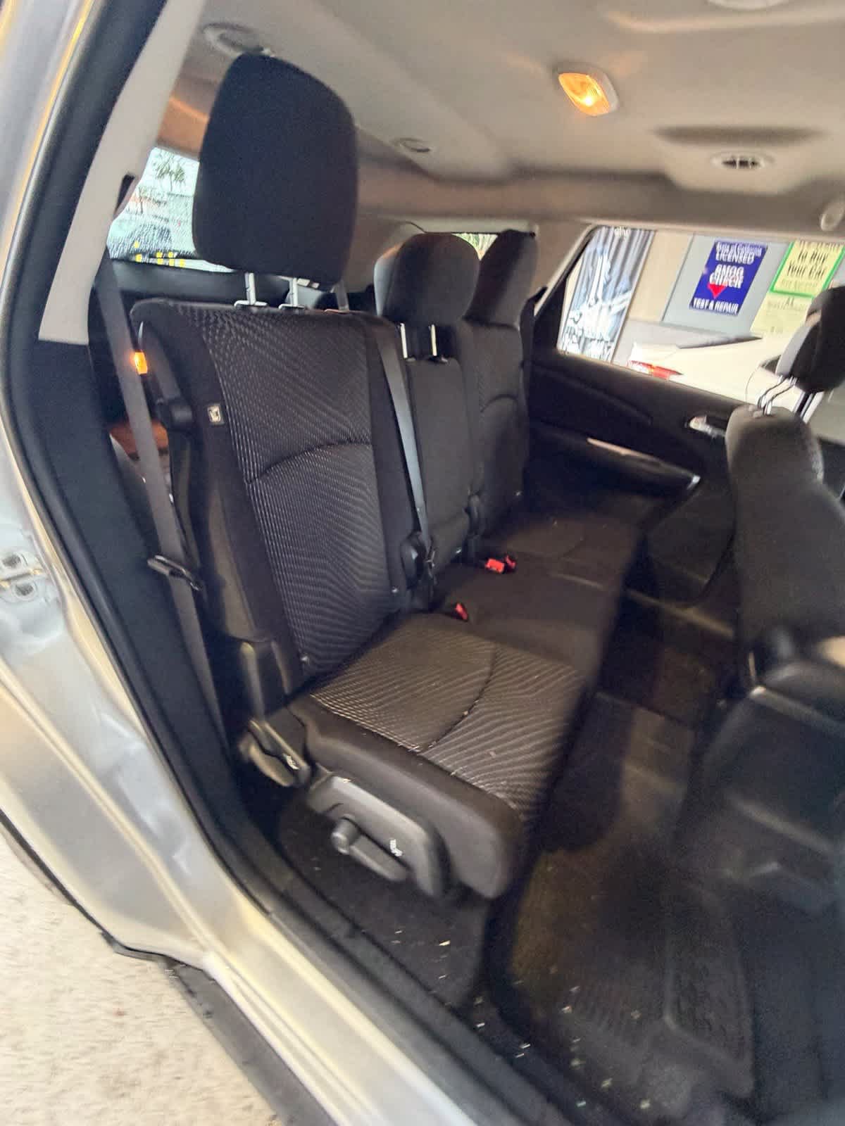 Used 2014 Dodge Journey SE w/ Flexible Seating Group FWD image 14
