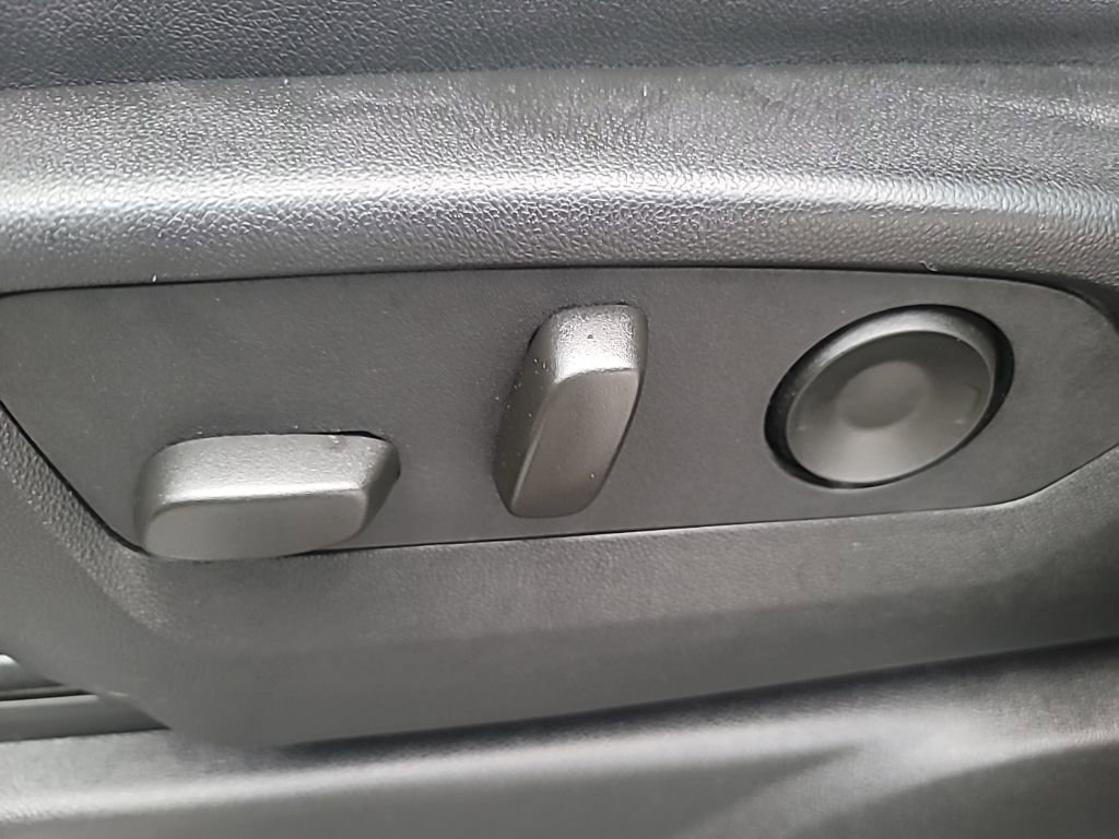 Used 2025 Chevrolet Tahoe Z71 image 11