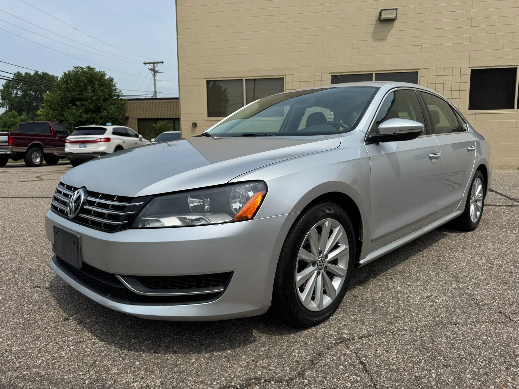Used 2012 Volkswagen Passat 2.5 SEL Premium FWD image 3