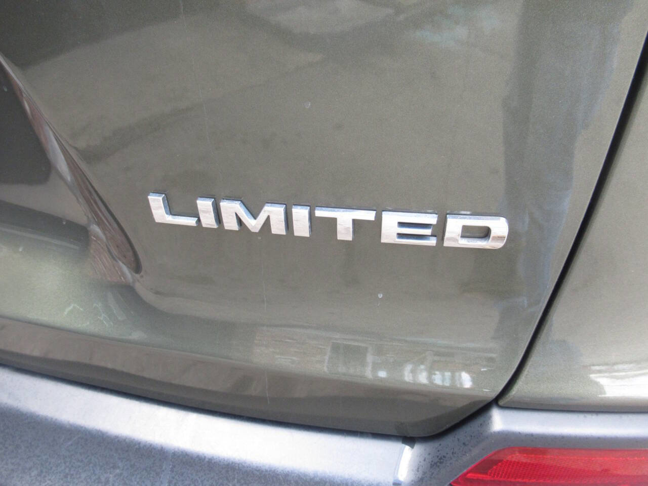 Used 2020 Jeep Cherokee Limited w/ Mopar Interior Package image 9