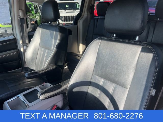 Used 2015 Chrysler Town & Country Touring FWD image 14