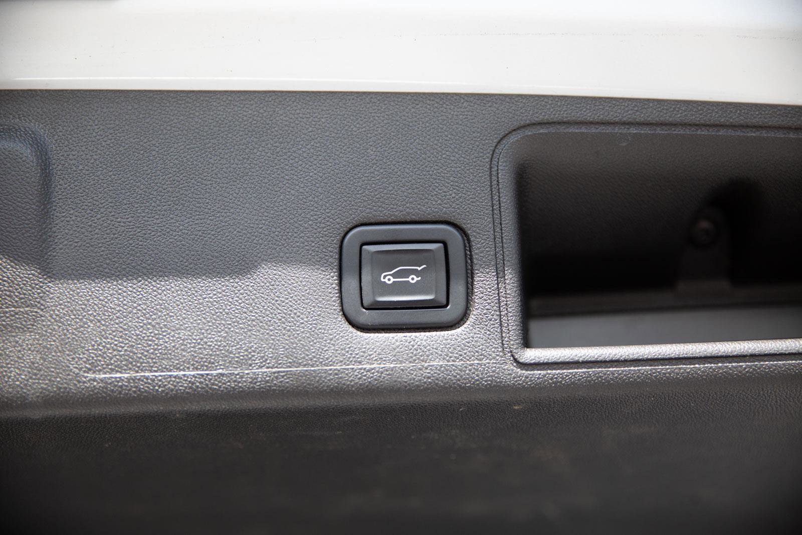 Used 2022 GMC Terrain SLT image 25