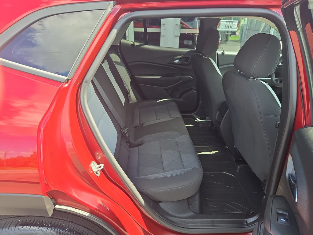 Certified 2024 Chevrolet Trax LS w/ LS Convenience Package FWD image 12