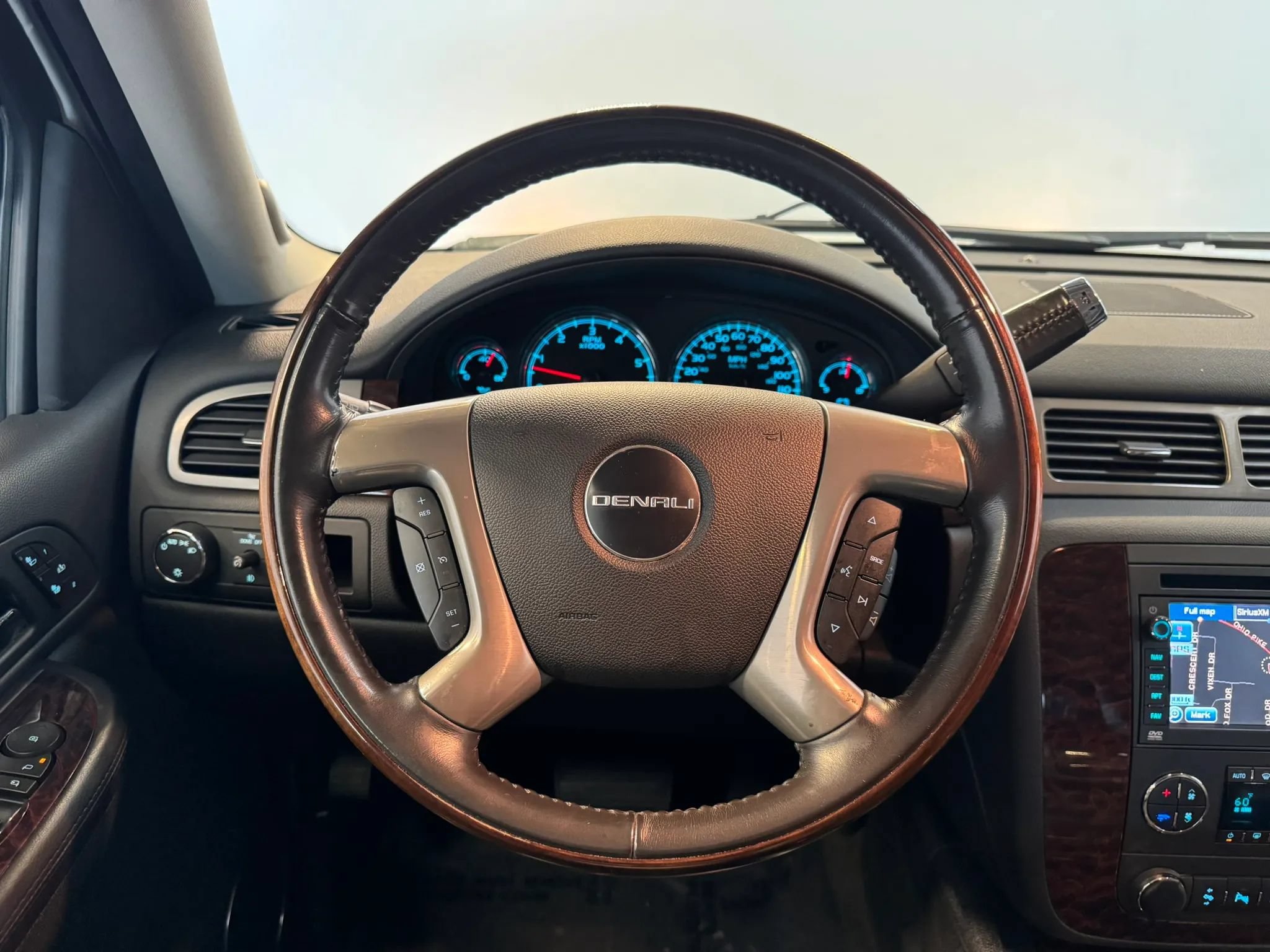 Used 2008 GMC Yukon Denali AWD/4WD image 12