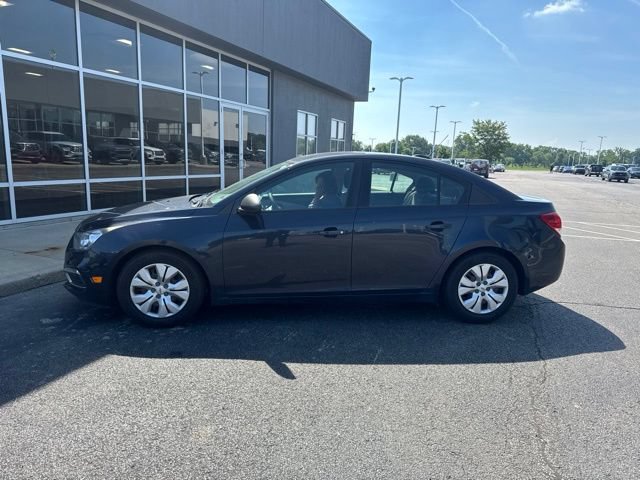 Used 2016 Chevrolet Cruze LS FWD image 2