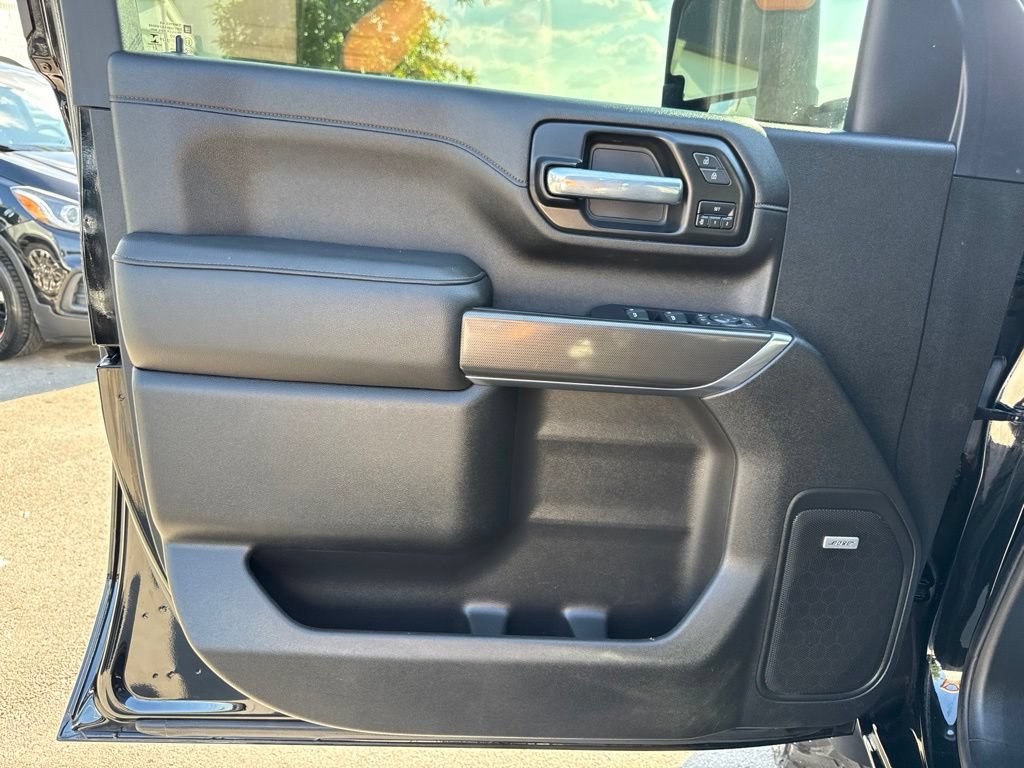 Used 2022 GMC Sierra 2500 AT4 w/ AT4 Premium Plus Package AWD/4WD image 10