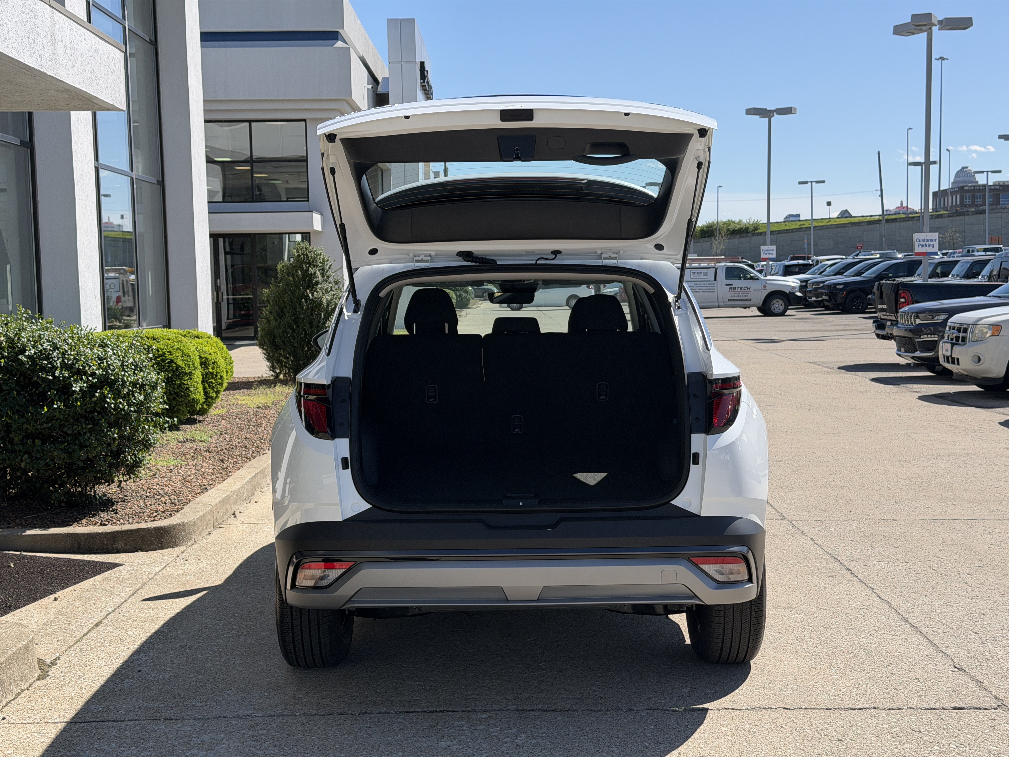 New 2026 Hyundai Tucson Blue SE AWD/4WD image 11